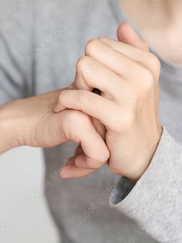 Finger knuckle cracking