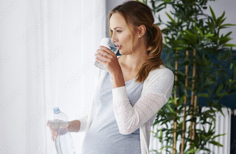 How Much Water Should a Pregnant Woman Drink Daily